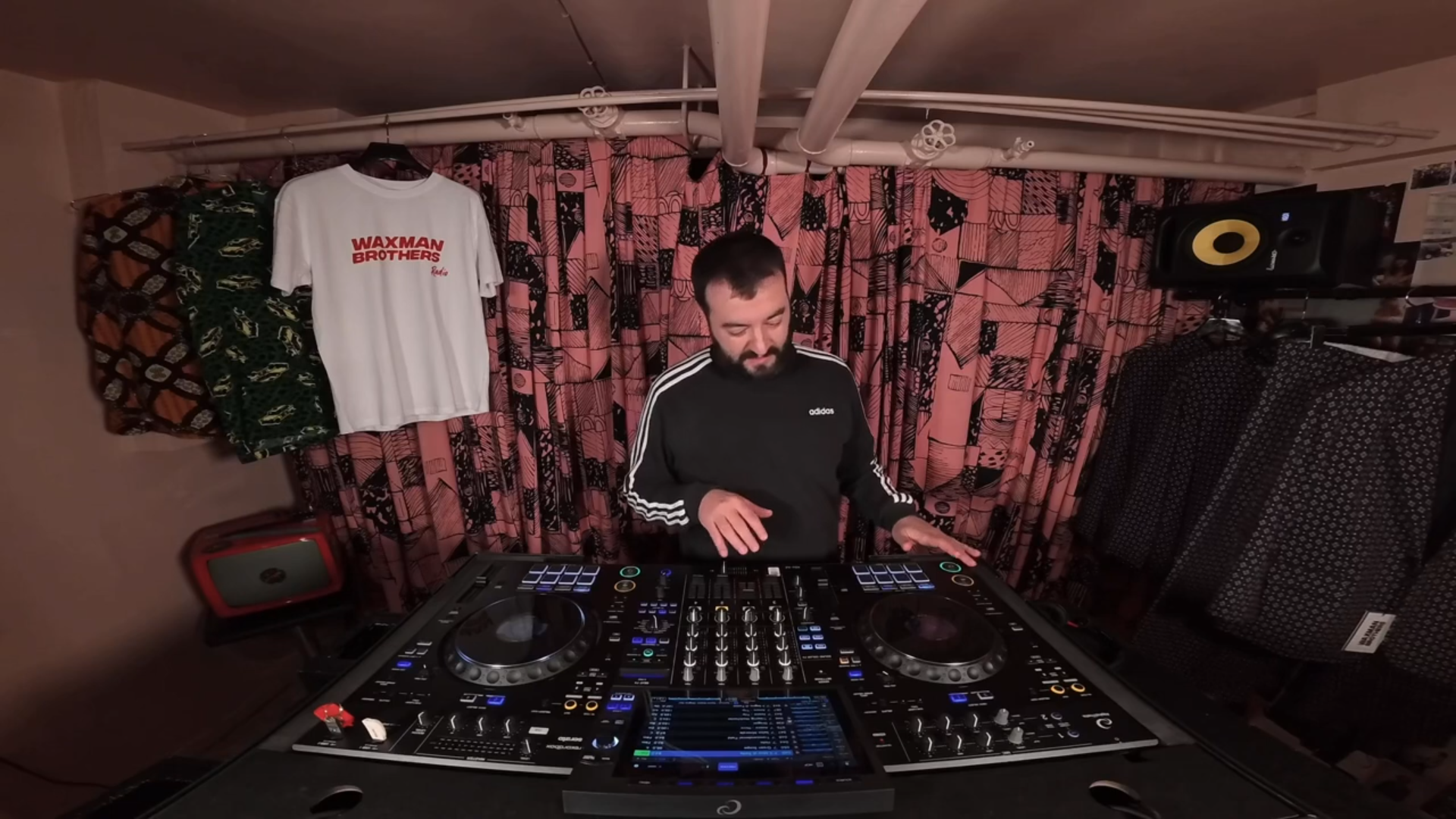  Pleasure Seeker - Nubians of plutonia Records | WAXMAN BROTHERS RADIO - May 02