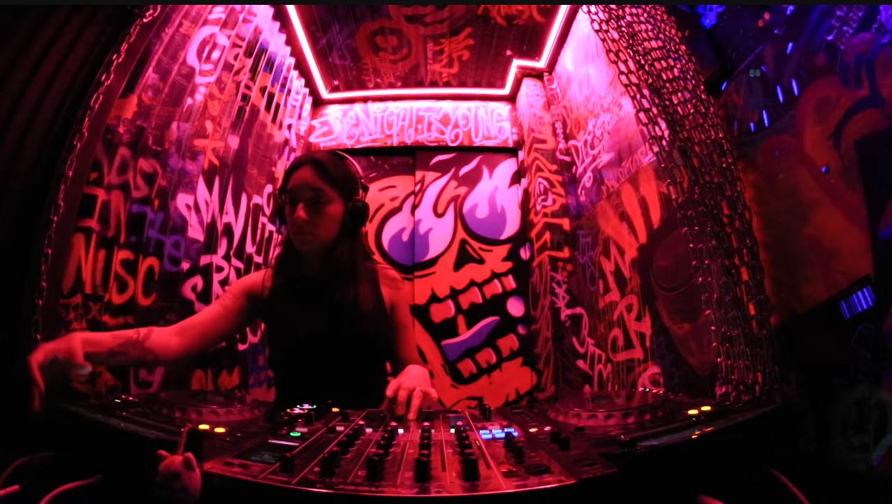 Entry to the Rave | Session 10 | Schudeck