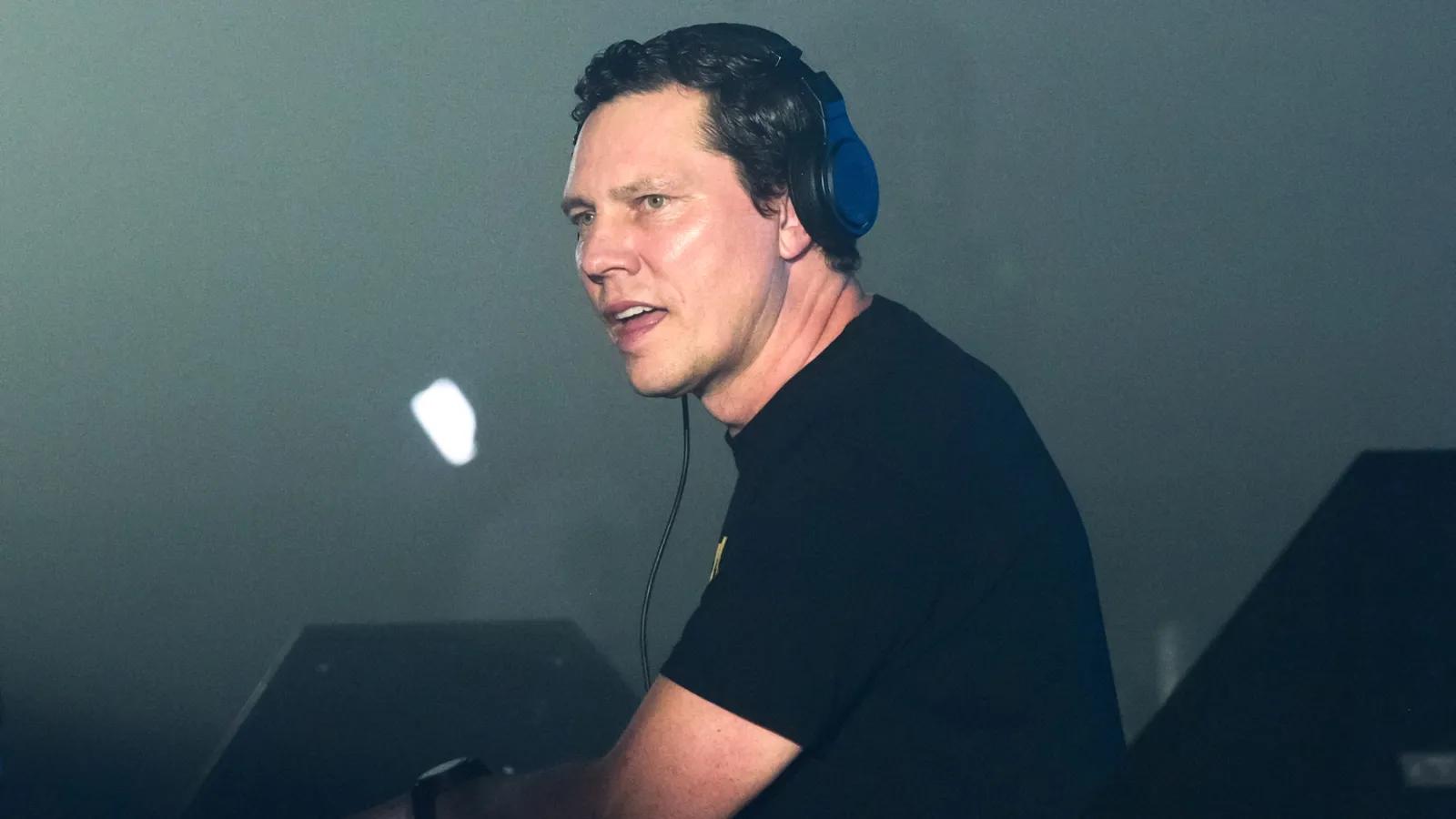 Tiesto-Pulls-Out-of-DJing-Super-Bowl.jpg